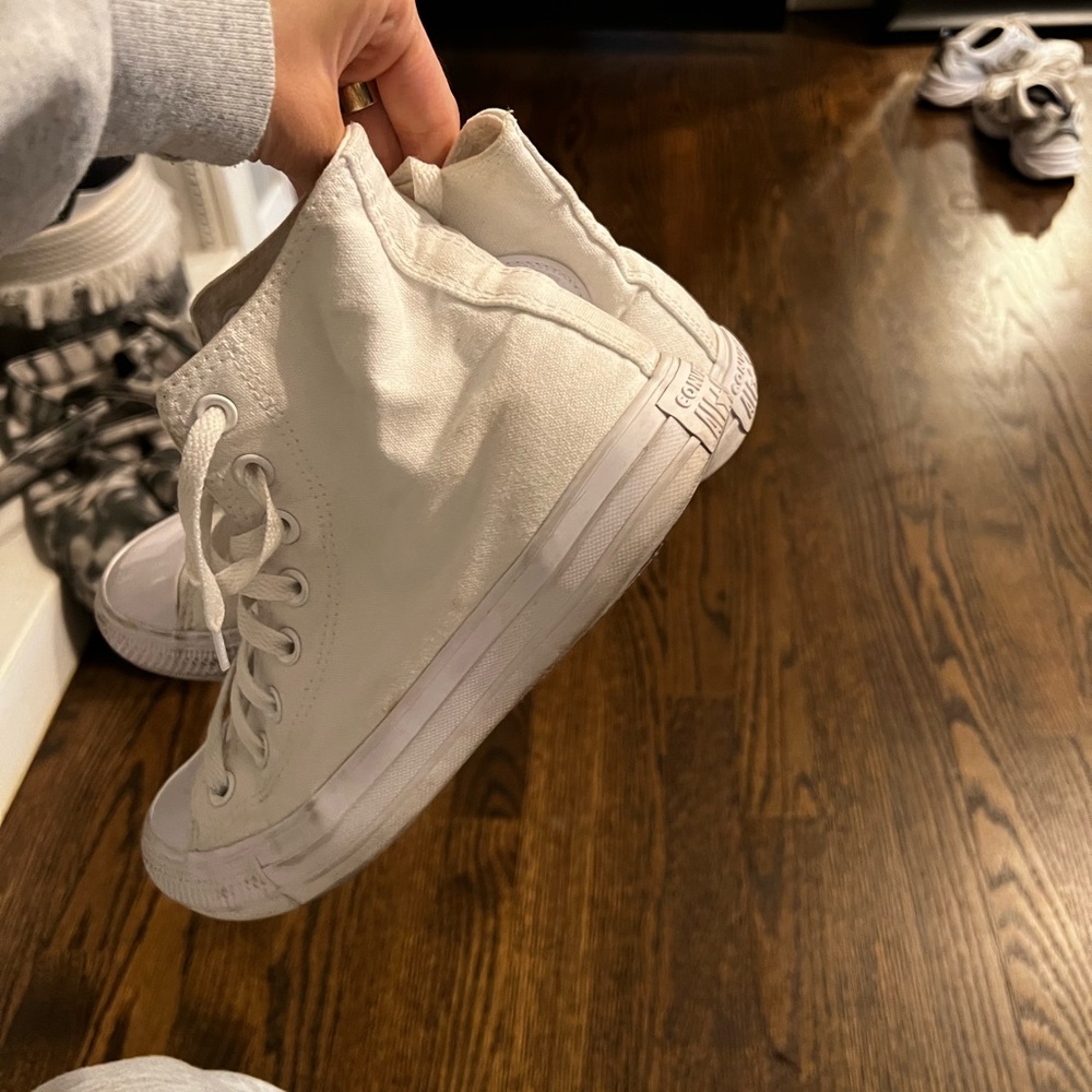 White converse